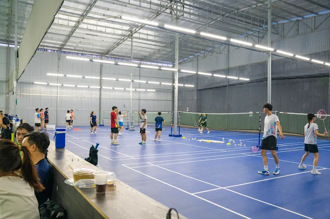 Các dịch vụ tiện ích tại sân cầu lông Smash8