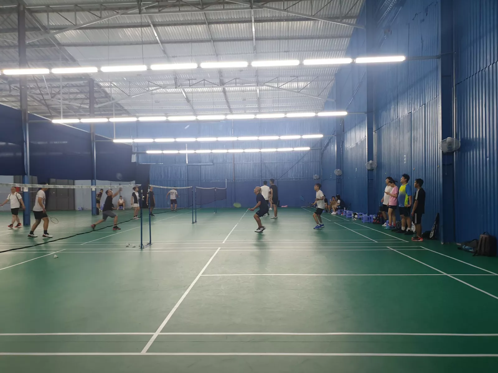 Cập nhật chi phí thuê sân cầu lông t&t hòa bình