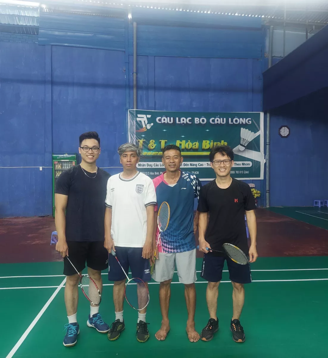 Những dịch vụ tại sân cầu lông T&T hòa bình