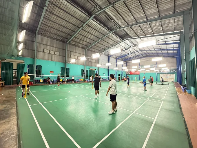 Các dịch vụ tiện ích tại sân Cầu Lông Tân Hưng Thuận