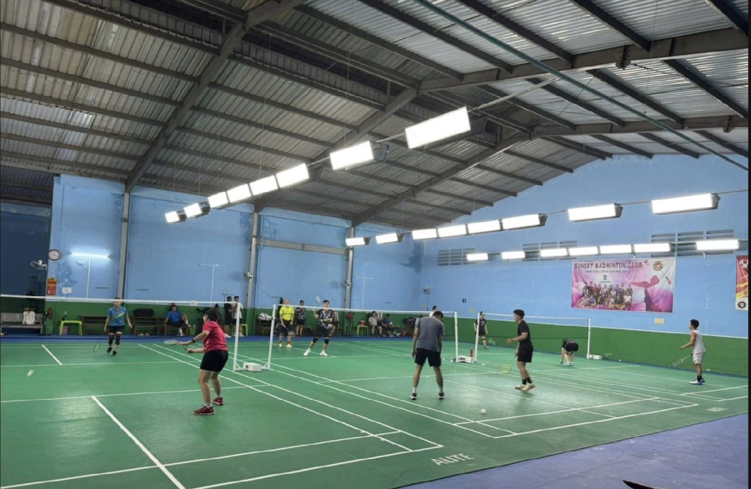 Các dịch vụ tiện ích tại sân Cầu Lông Tấn Phúc