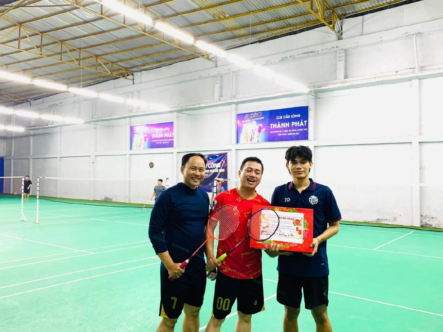 Những tiện ích tại sân cầu lông Thành Phát