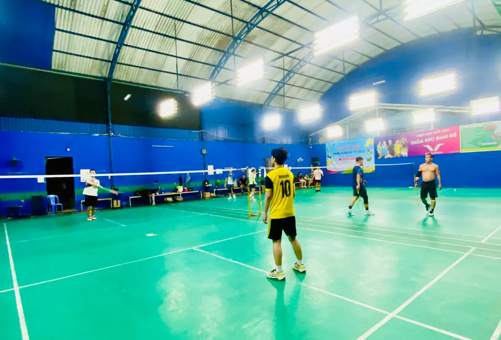 Sân cầu lông Thủy Sản