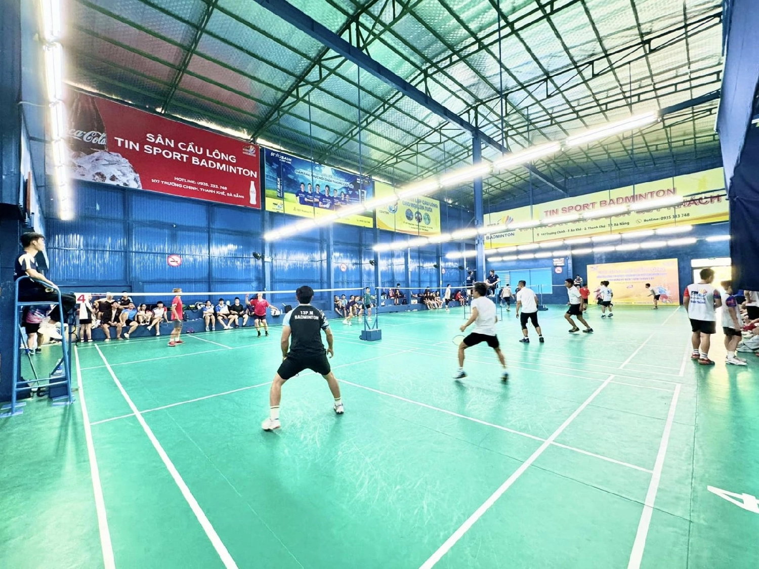 Sân cầu lông Tin Sport