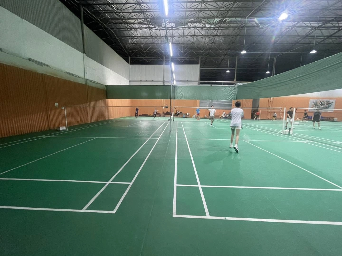 Những dịch vụ và chất lượng tại sân cầu lông US Badminton