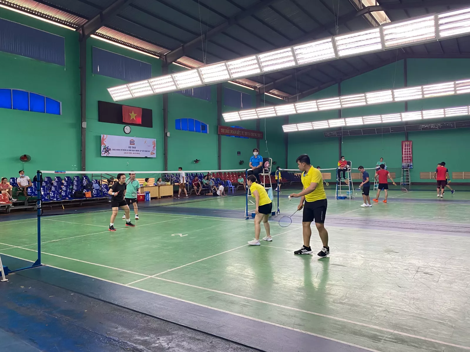 Bảng giá thuê sân cầu lông Vietsovpetro