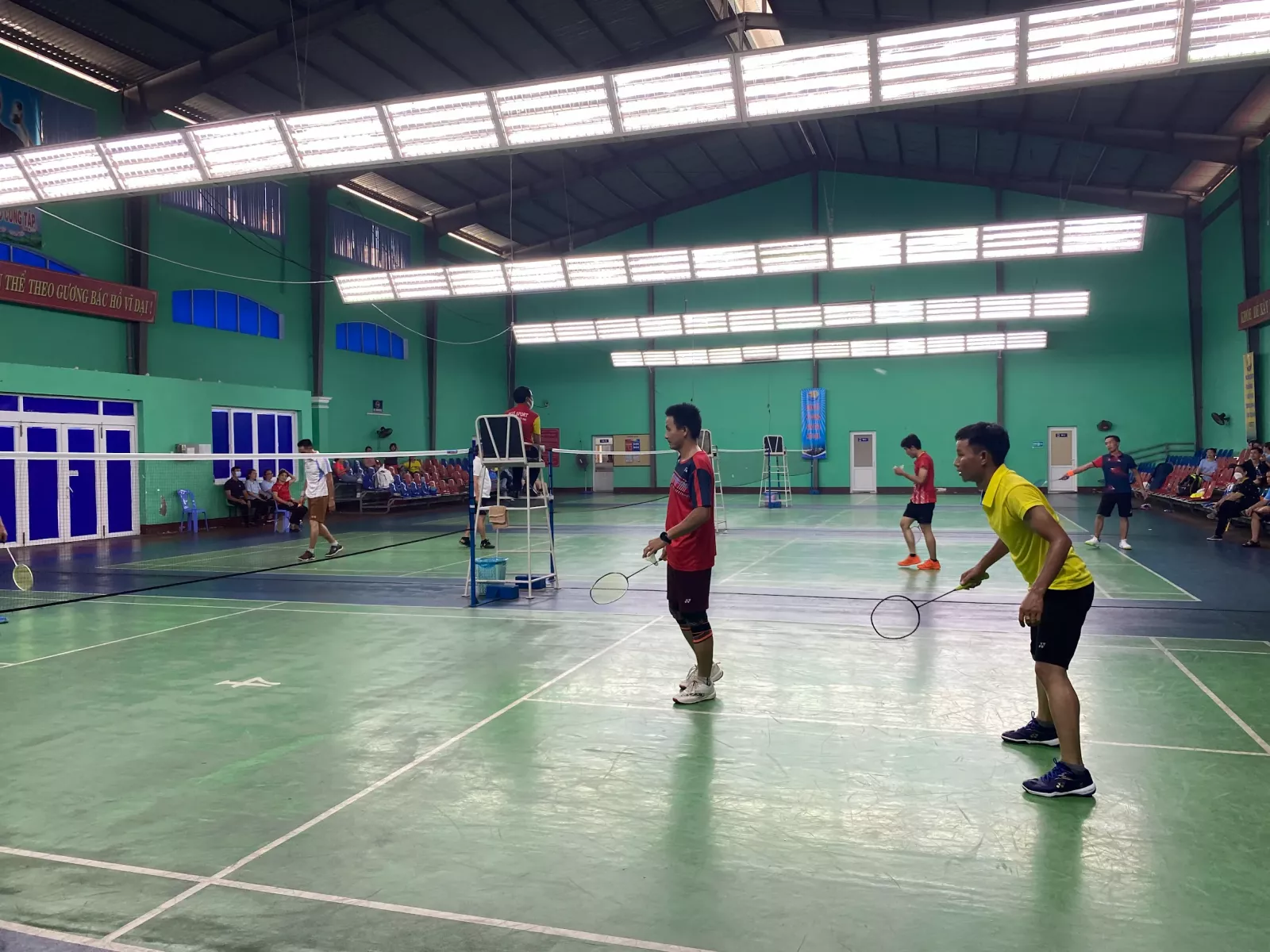 Sân cầu lông Vietsovpetro cung cấp đầy đủ các tiện ích