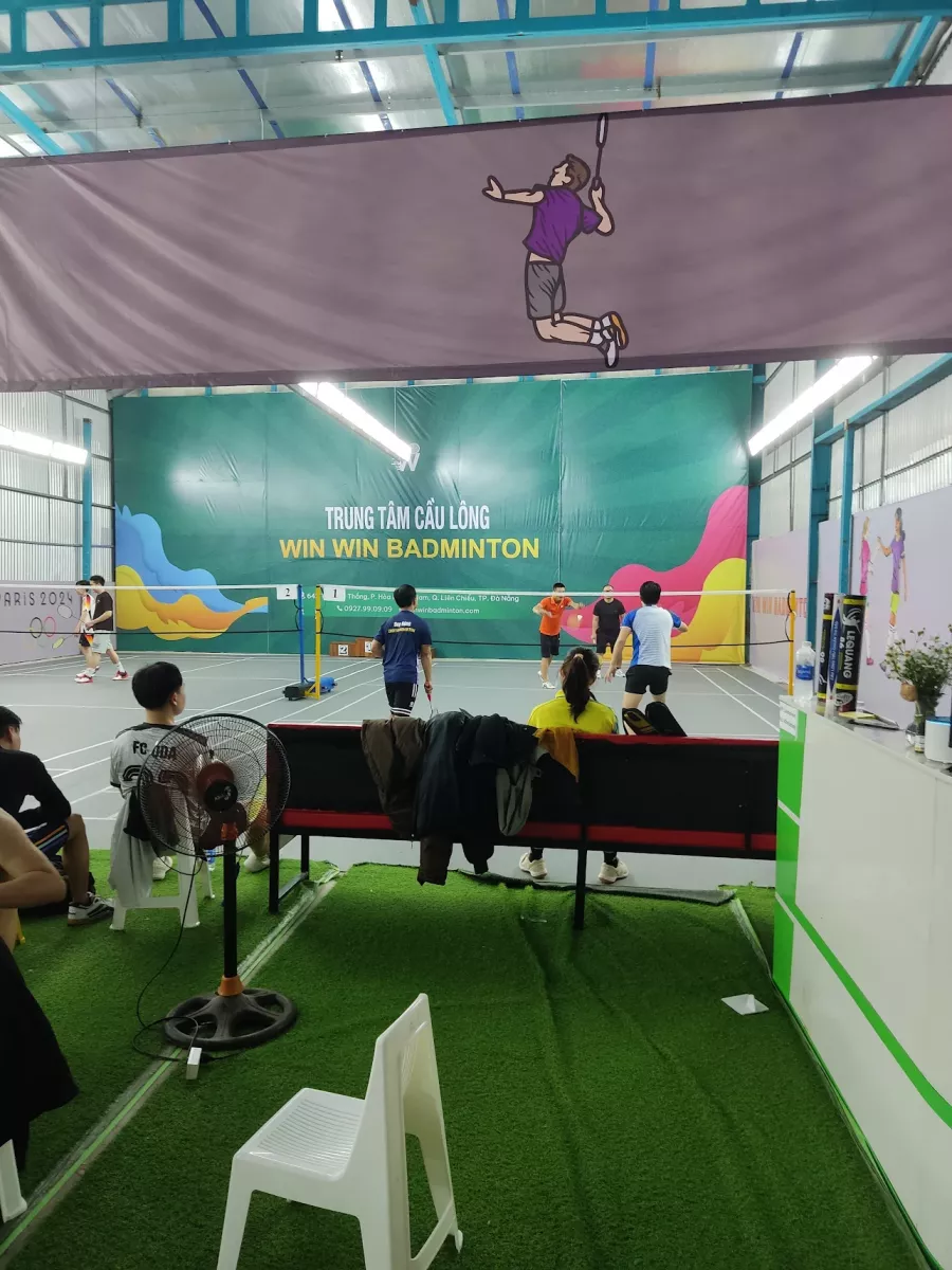 Không gian sân cầu lông win win