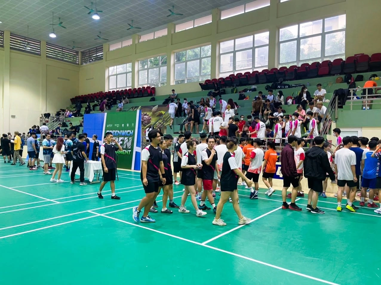 Chi phí thuê sân cầu lông Xuân Đỉnh