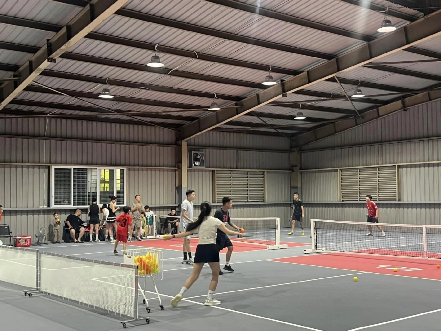 Các dịch vụ tiện ích của sân Pickleball 122