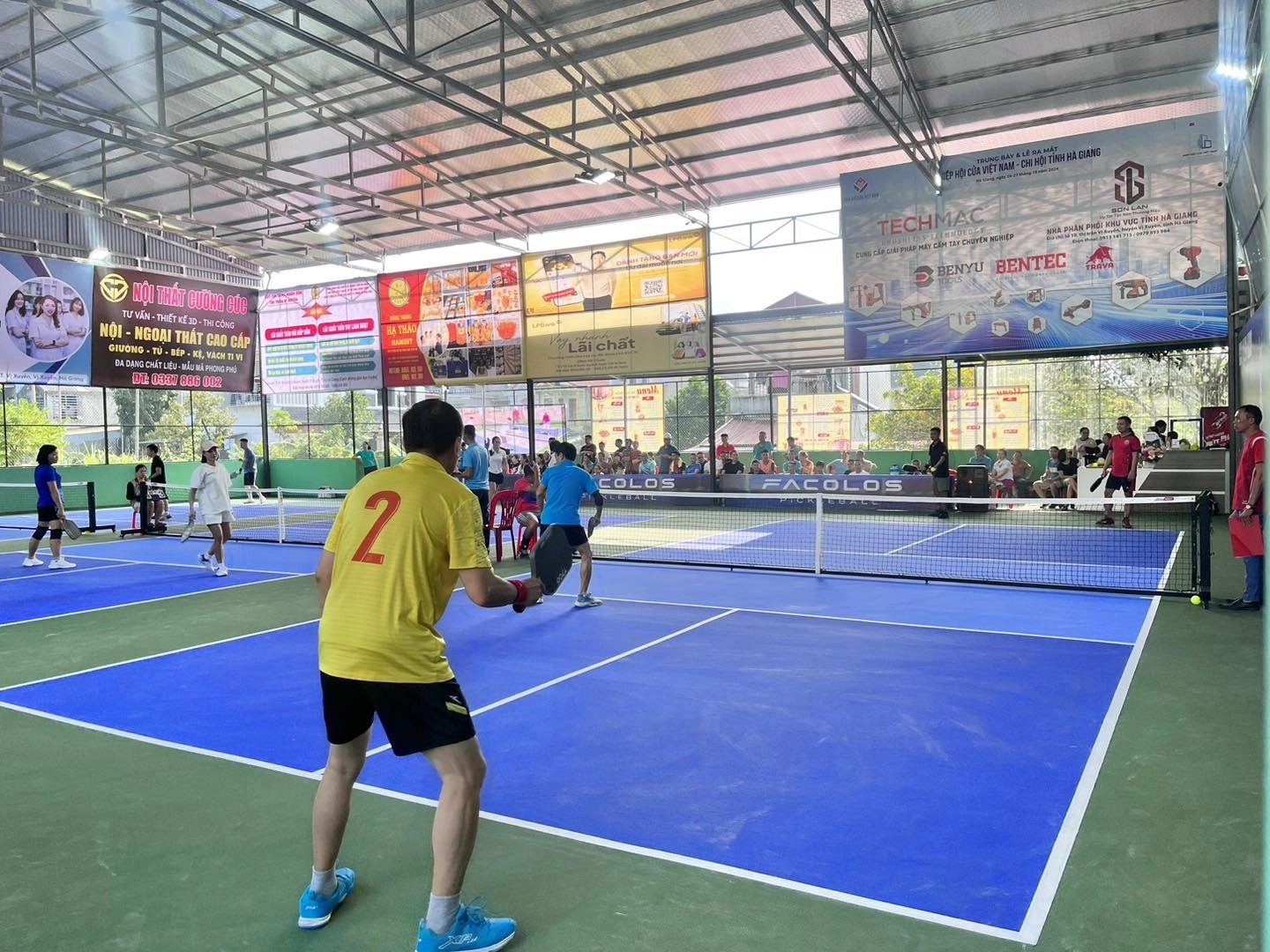 Các dịch vụ tiện ích của sân Pickleball 1990's Club