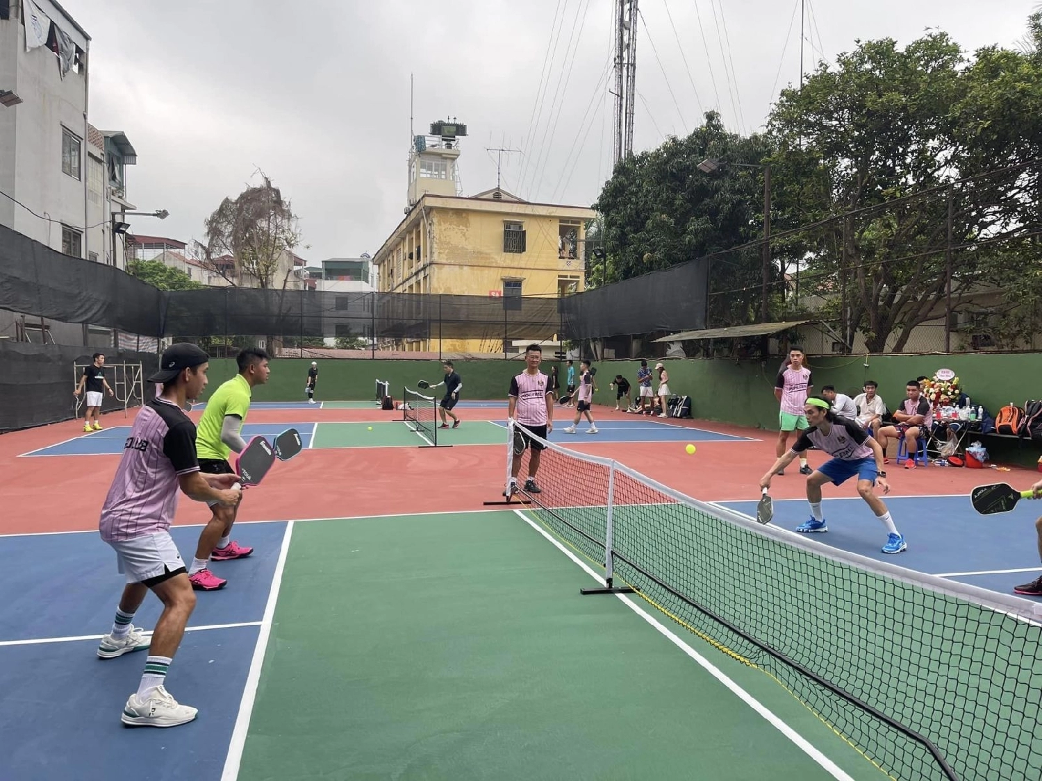 Sân Pickleball Quận Long Biên 585 Nguyễn Văn Linh