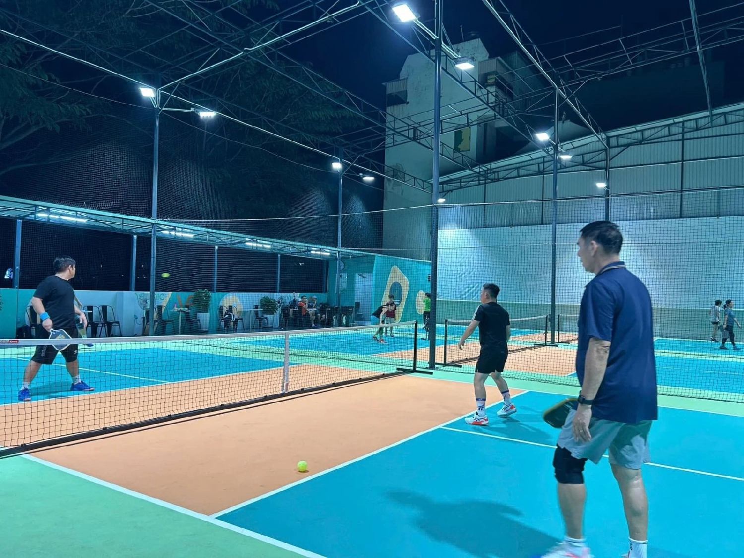 Các dịch vụ tiện ích của sân Pickleball 65th Street