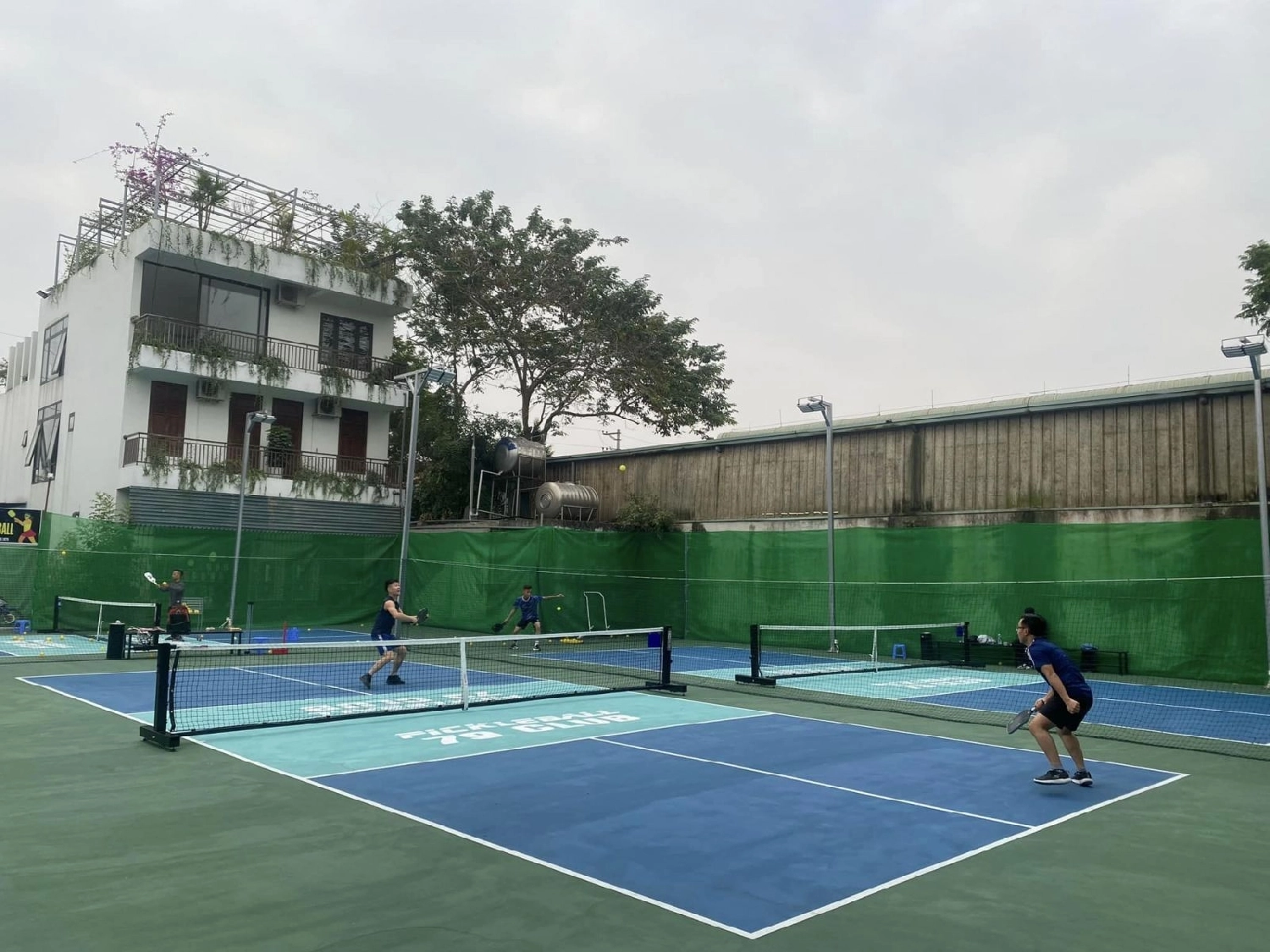 Các dịch vụ tiện ích của sân Pickleball 79 Club