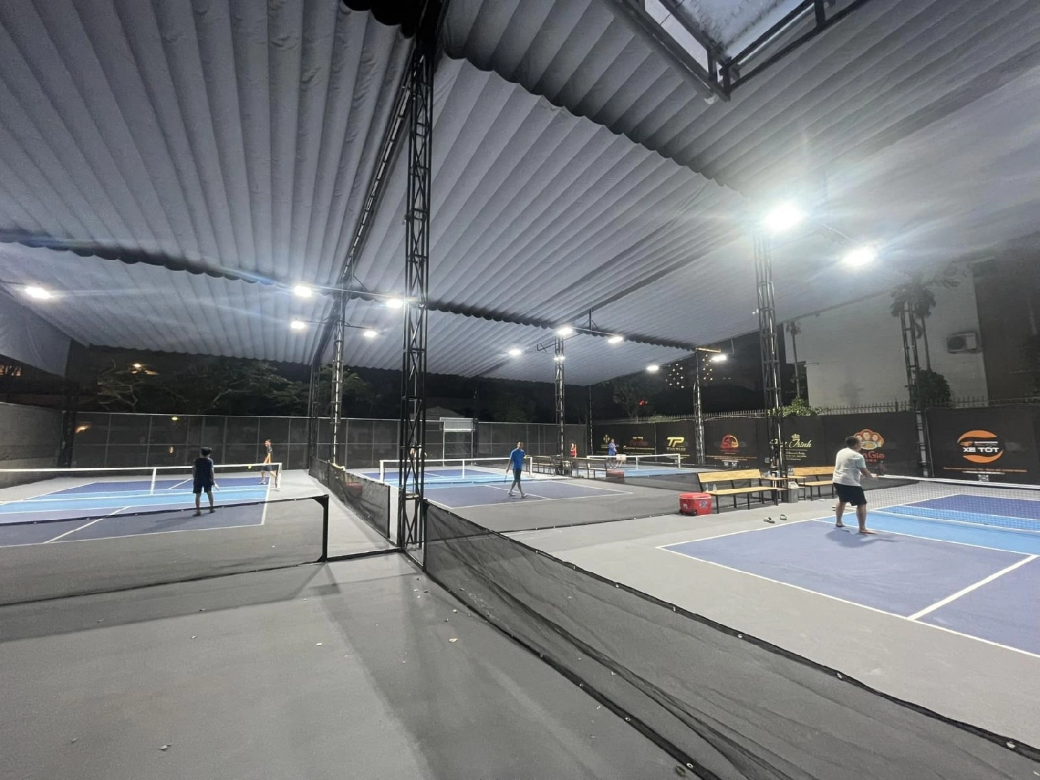 Các dịch vụ tiện ích của sân Pickleball Bãi Cháy