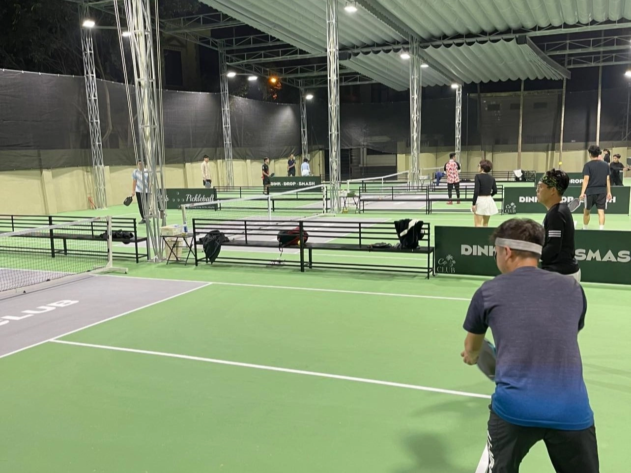 Các dịch vụ tiện ích của sân Pickleball Cọ Club