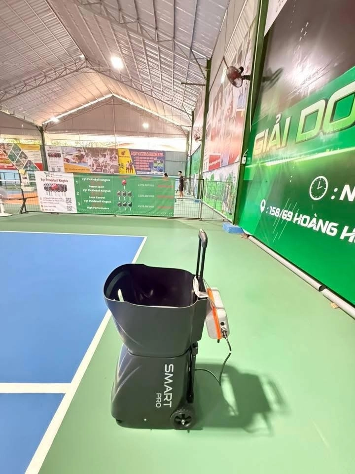 Dịch vụ cho thuê máy bắn bóng tại sân pickleball k99