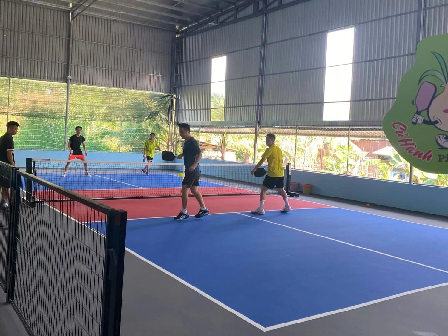 Các dịch vụ tiện ích của sân Pickleball Củ Hành