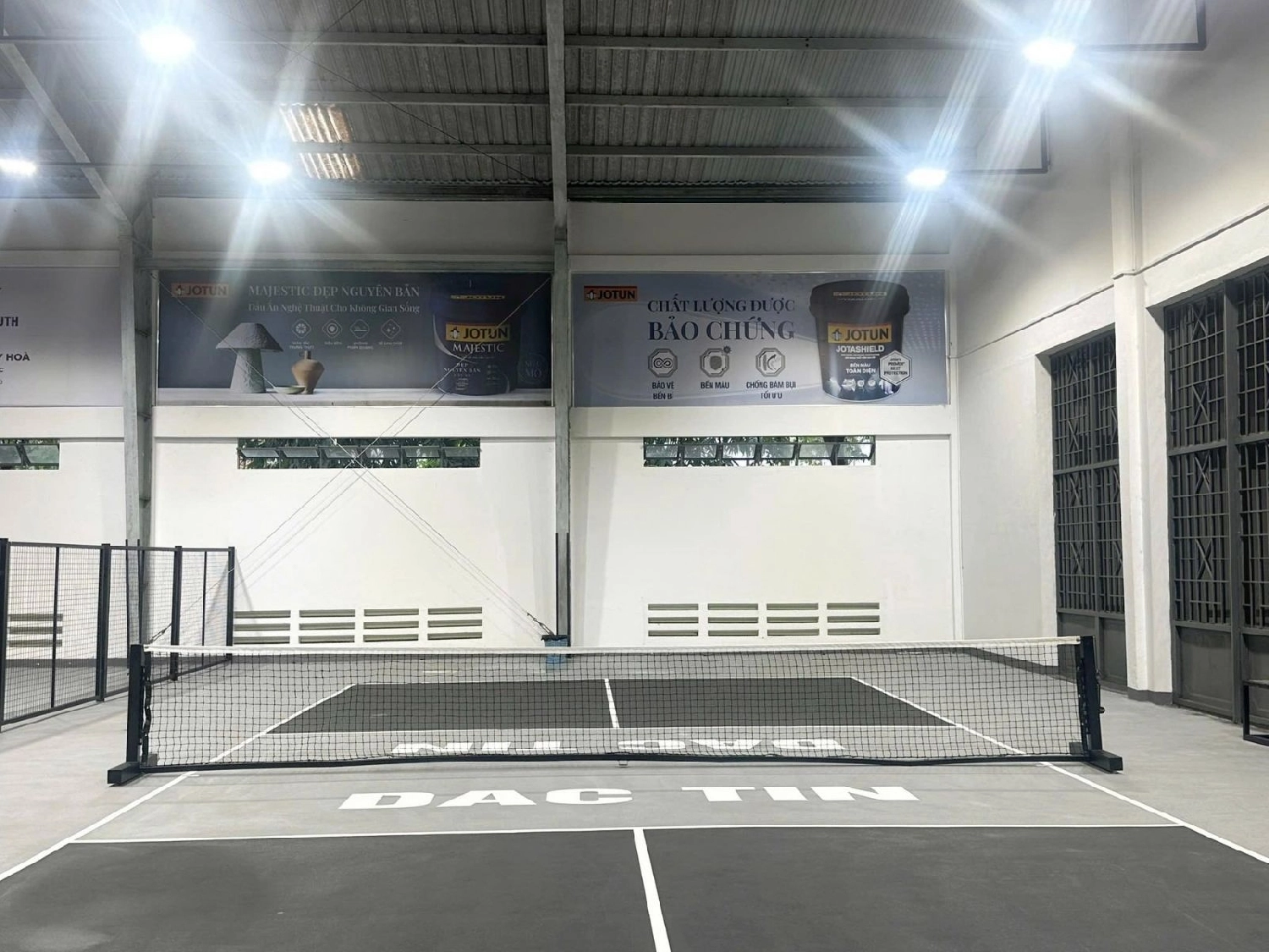 Hệ thống đèn LED tại sân Đắc Tín