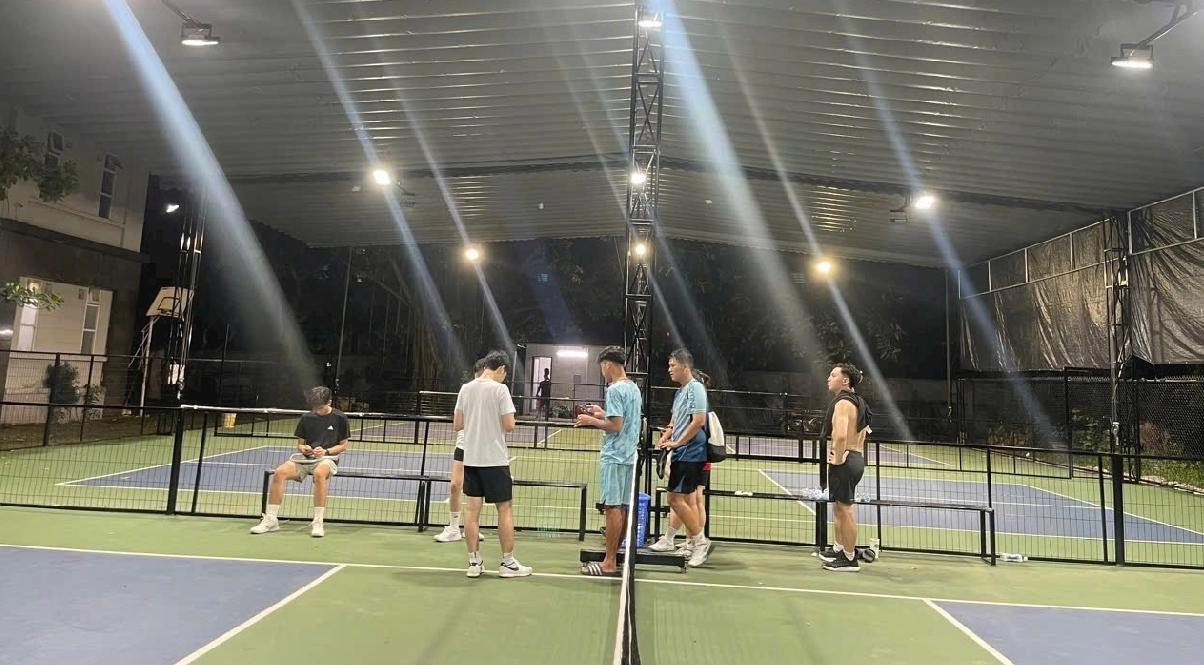 Hệ thống sân pickleball đại học kiểm sát