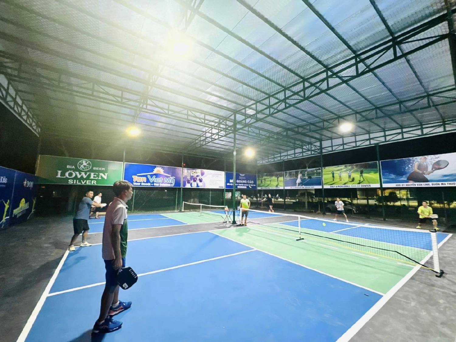 Các dịch vụ tiện ích của sân Pickleball Daklak Center