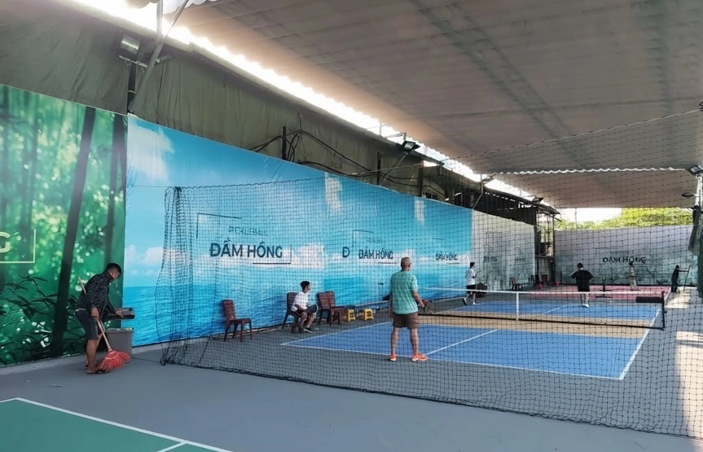 Các dịch vụ tiện ích tại sân Pickleball Đầm Hồng 