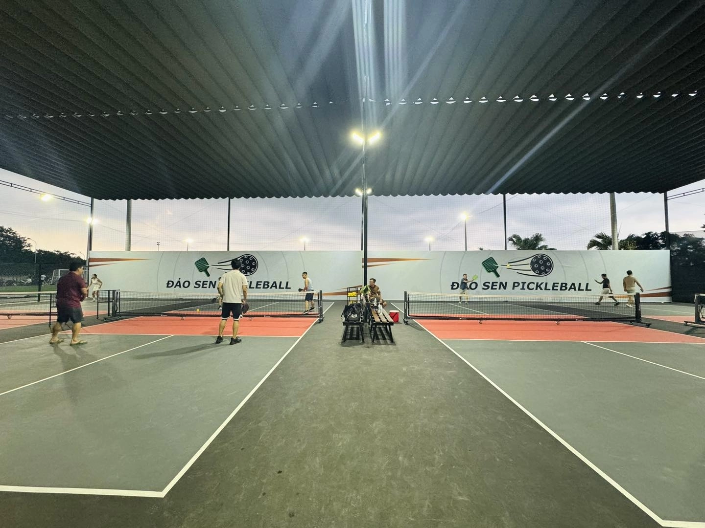 Các dịch vụ tiện ích sân Pickleball Đảo Sen