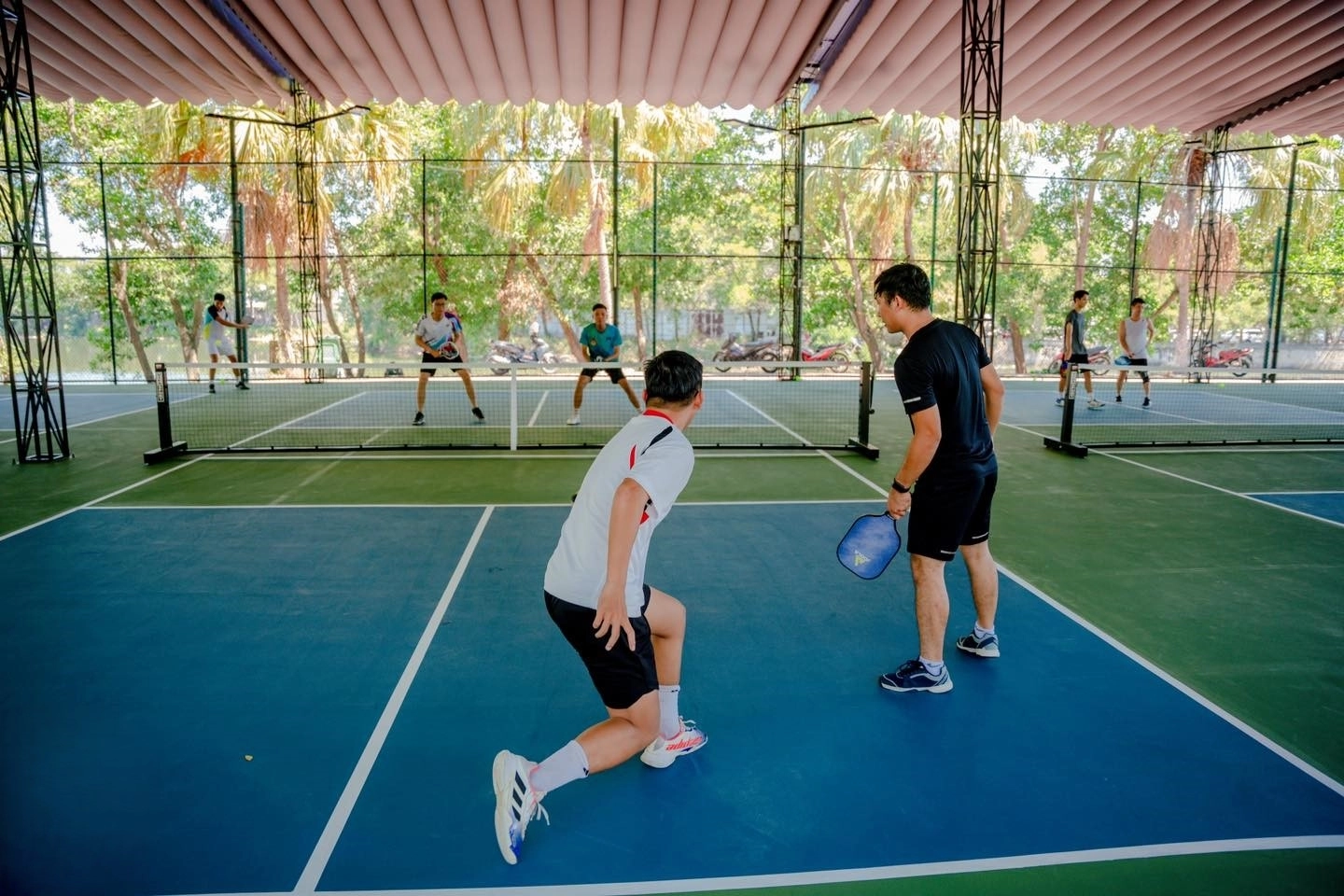 Các dịch vụ tiện ích của sân Pickleball Đảo Xanh