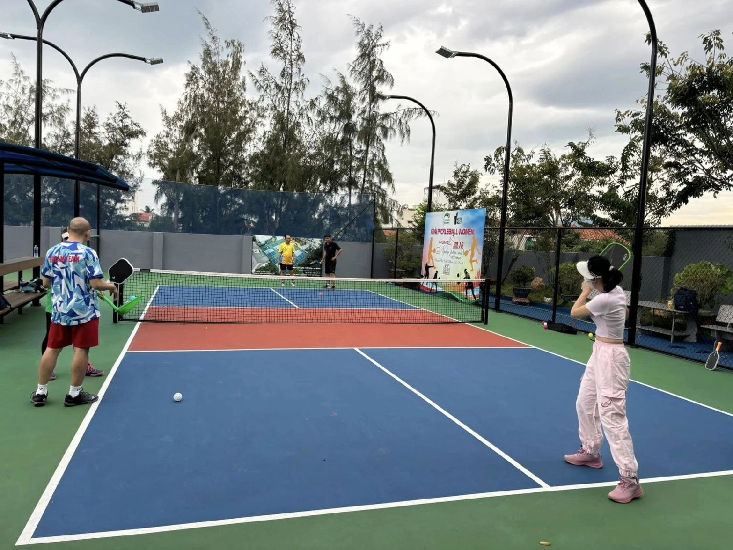 Các dịch vụ tiện ích của sân Pickleball Đông Hoà