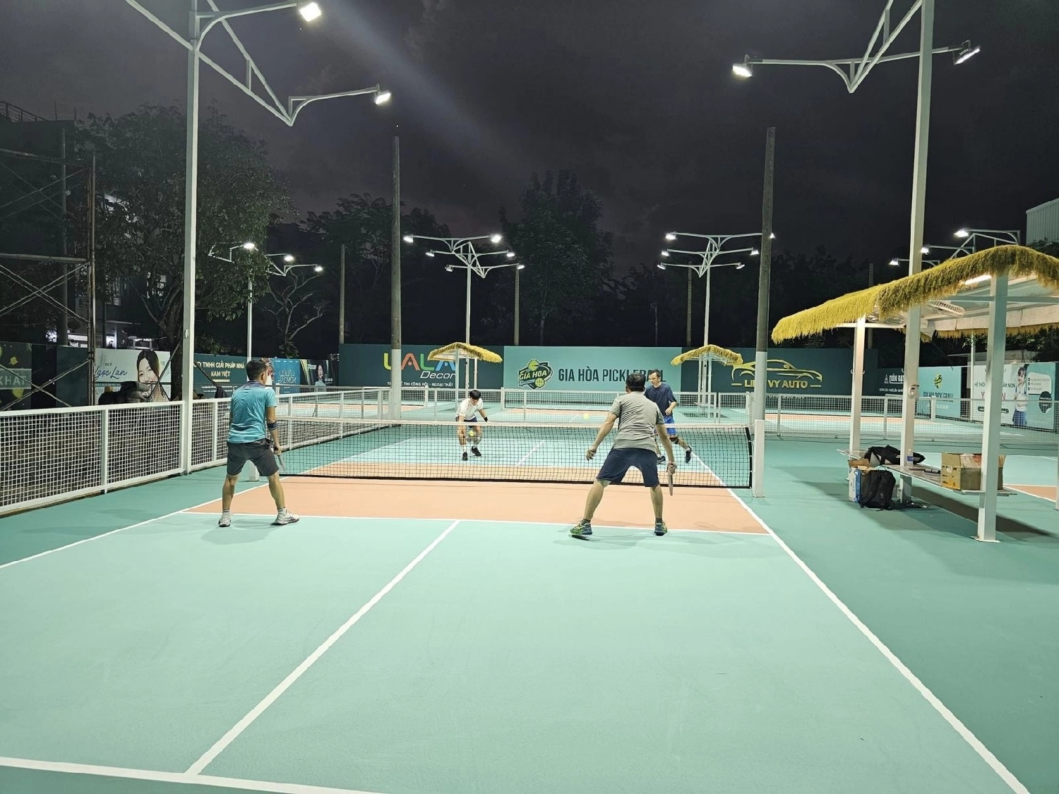 Các dịch vụ tiện ích của sân Pickleball Gia Hoà