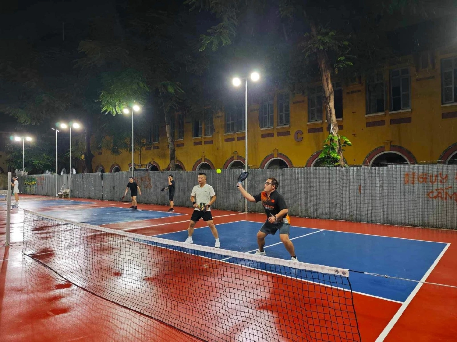 Các dịch vụ tiện ích của sân Pickleball Gym One