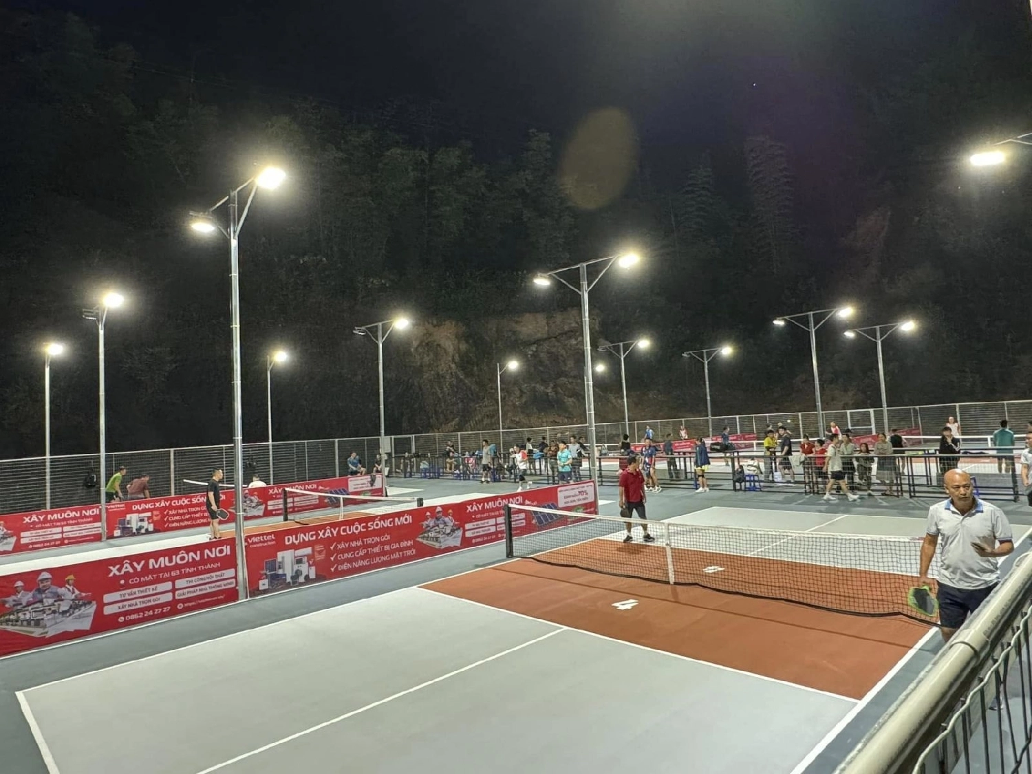 Các dịch vụ tiện ích của sân Pickleball Him Lam