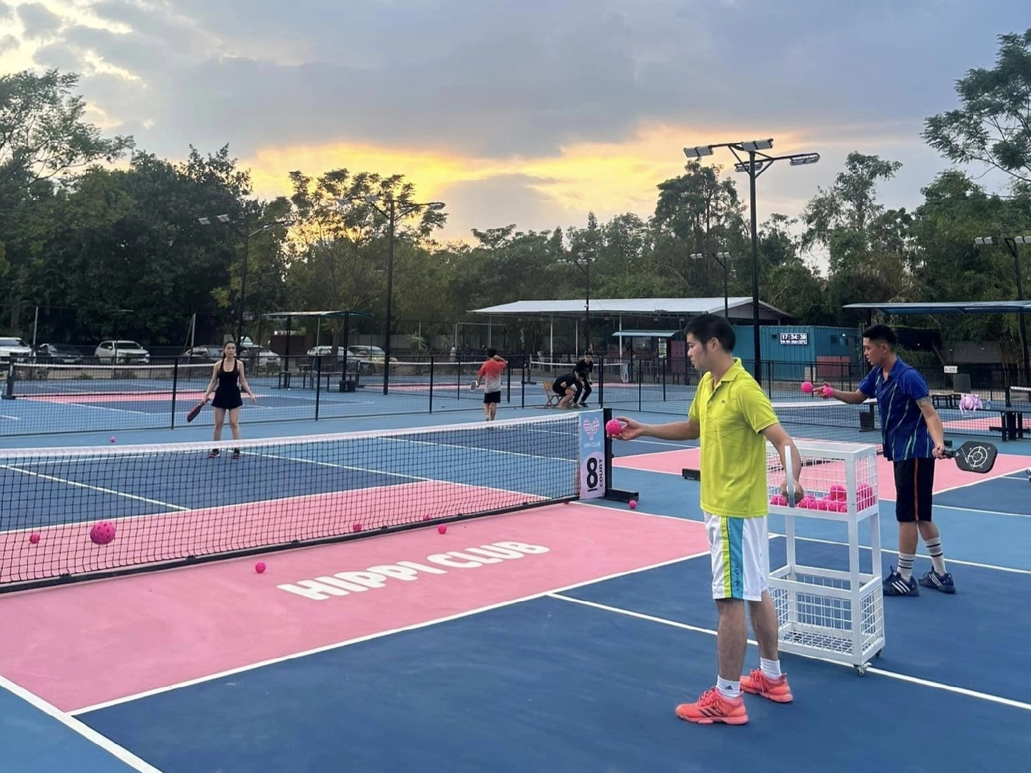 Các dịch vụ tiện ích của sân Pickleball Hippi