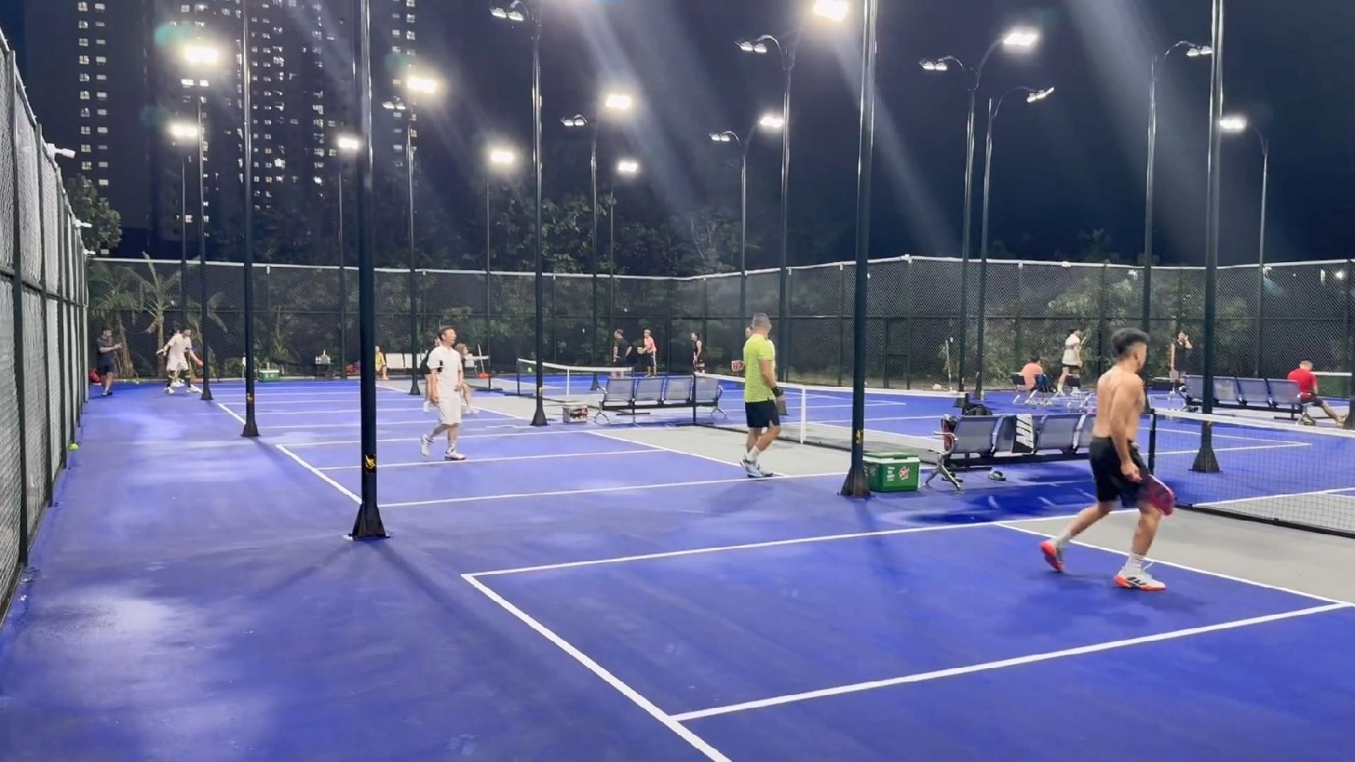 Các dịch vụ tiện ích của sân Pickleball Hồ Định Công