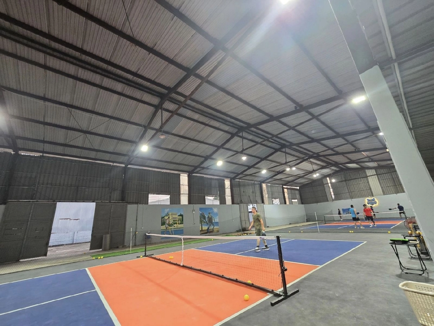 Các dịch vụ tiện ích của sân Pickleball Hoà Lạc