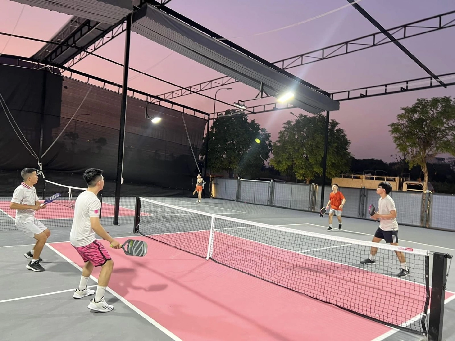 Các dịch vụ tiện ích của sân Pickleball House