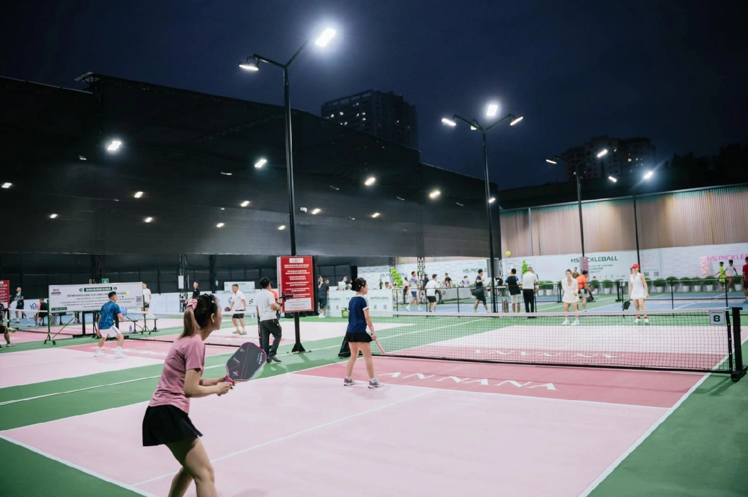 Các dịch vụ tiện ích của sân Pickleball HS Vinh City