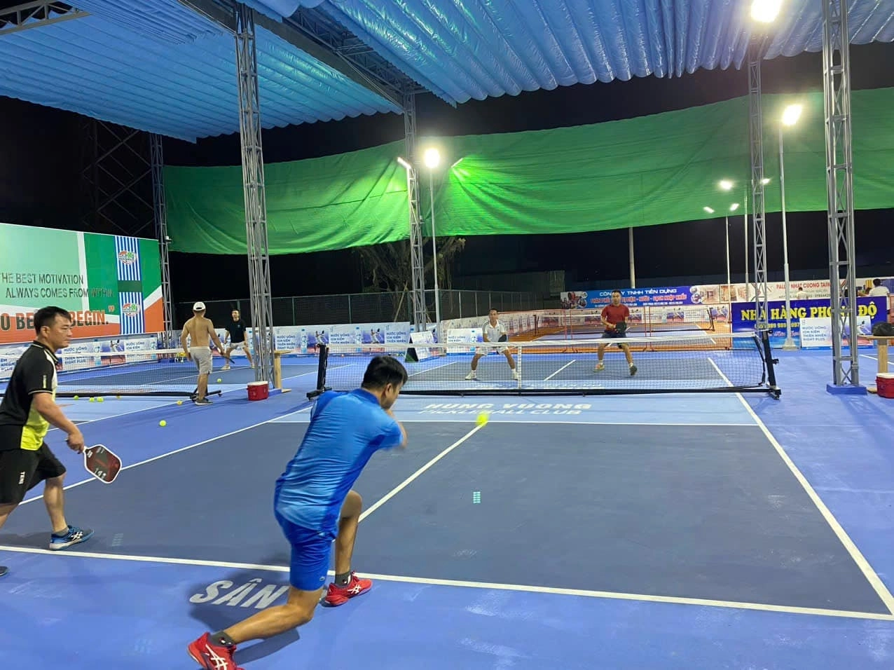 Các dịch vụ tiện ích của sân Pickleball Hùng Vương