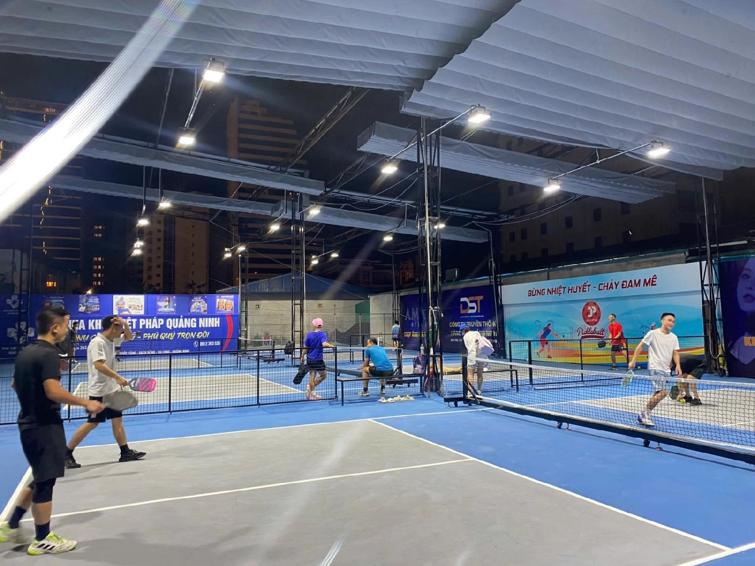 Các dịch vụ tiện ích của sân Pickleball Jupy