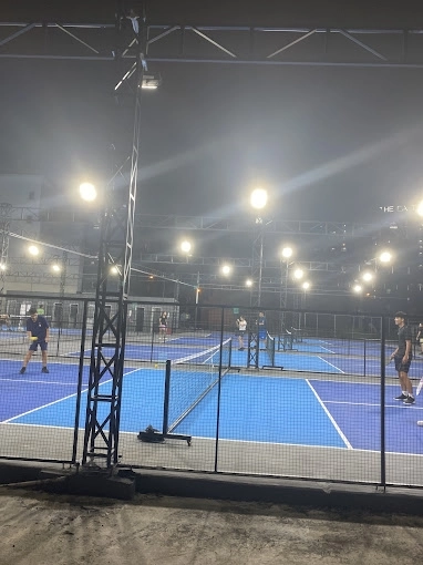 Các dịch vụ tiện ích của sân Pickleball Kingdom Saigon