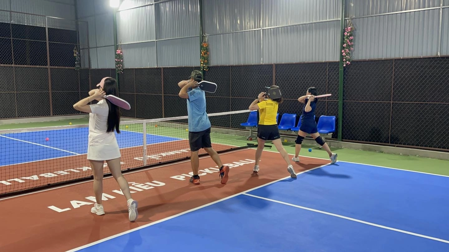 Các dịch vụ tiện ích của sân Pickleball Lam Kiều