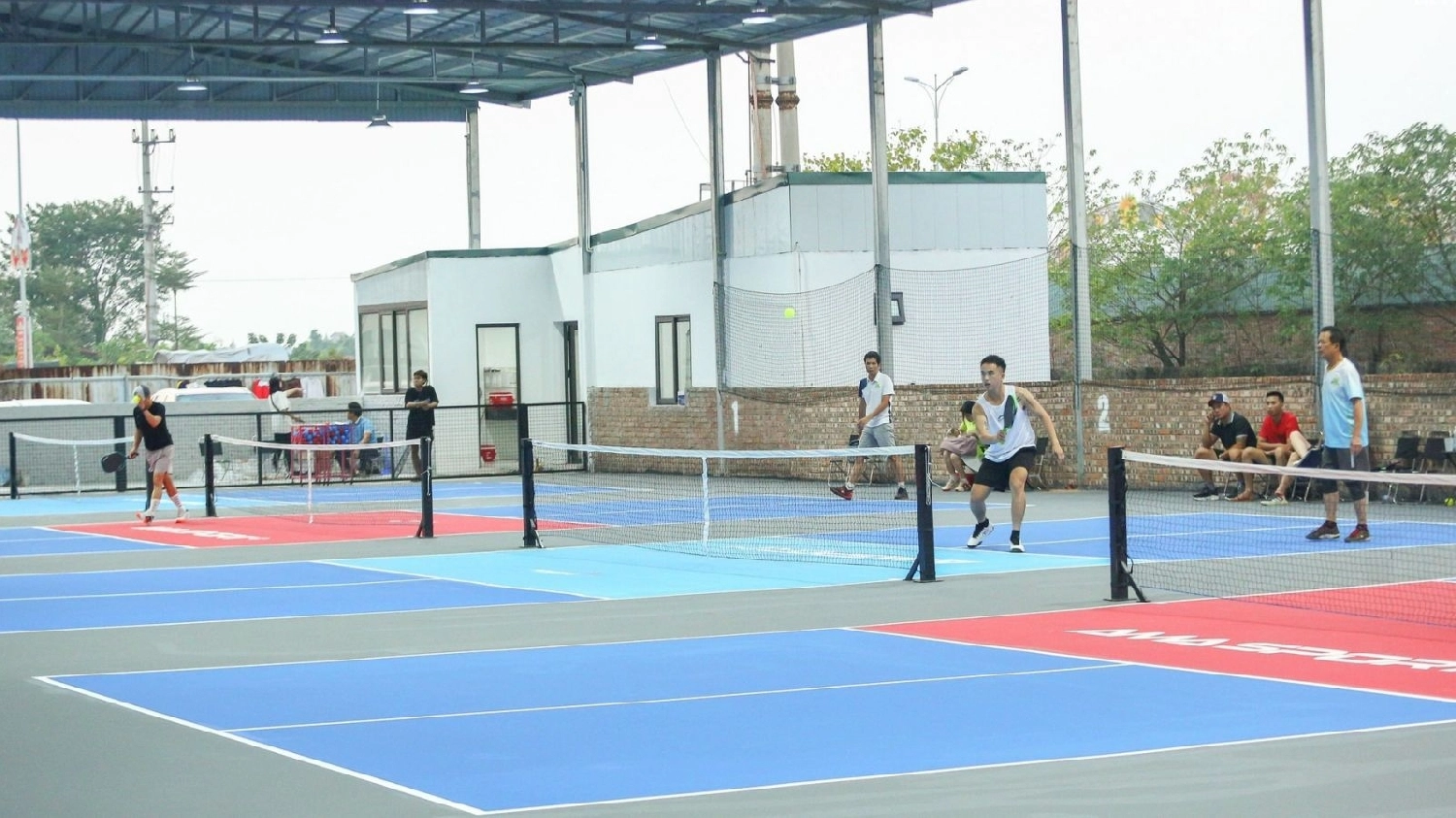 Các dịch vụ tiện ích của sân Pickleball Long Hưng