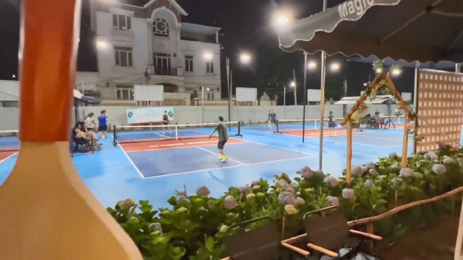 Các dịch vụ tiện ích của sân Pickleball Magic