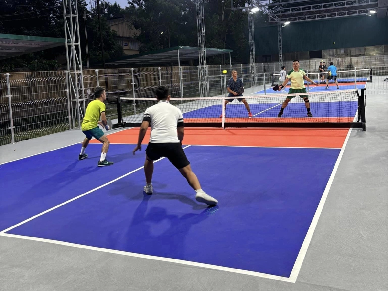 Các dịch vụ tiện ích của sân Pickleball MH