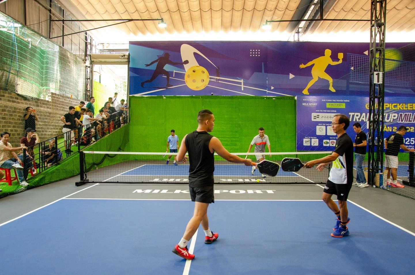 Các dịch vụ tiện ích tại sân Pickleball Milk Sport