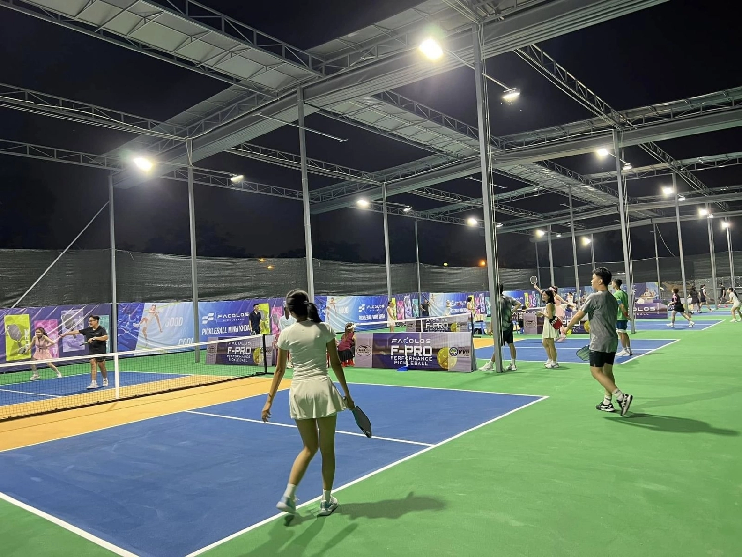 Các dịch vụ tiện ích của sân Pickleball Minh Khoa