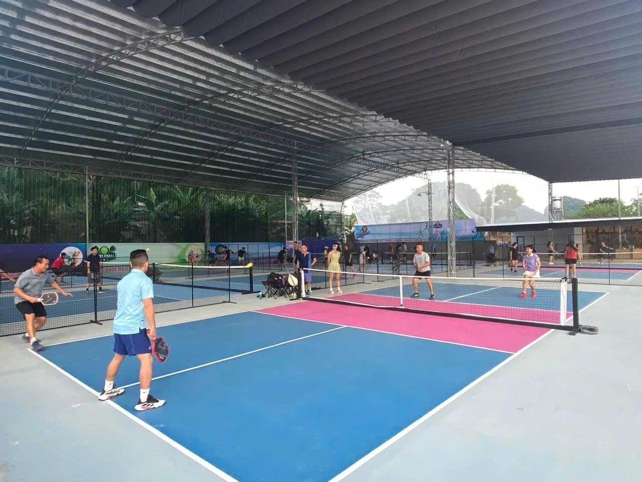 Các dịch vụ tiện ích của sân Pickleball Mộc Châu