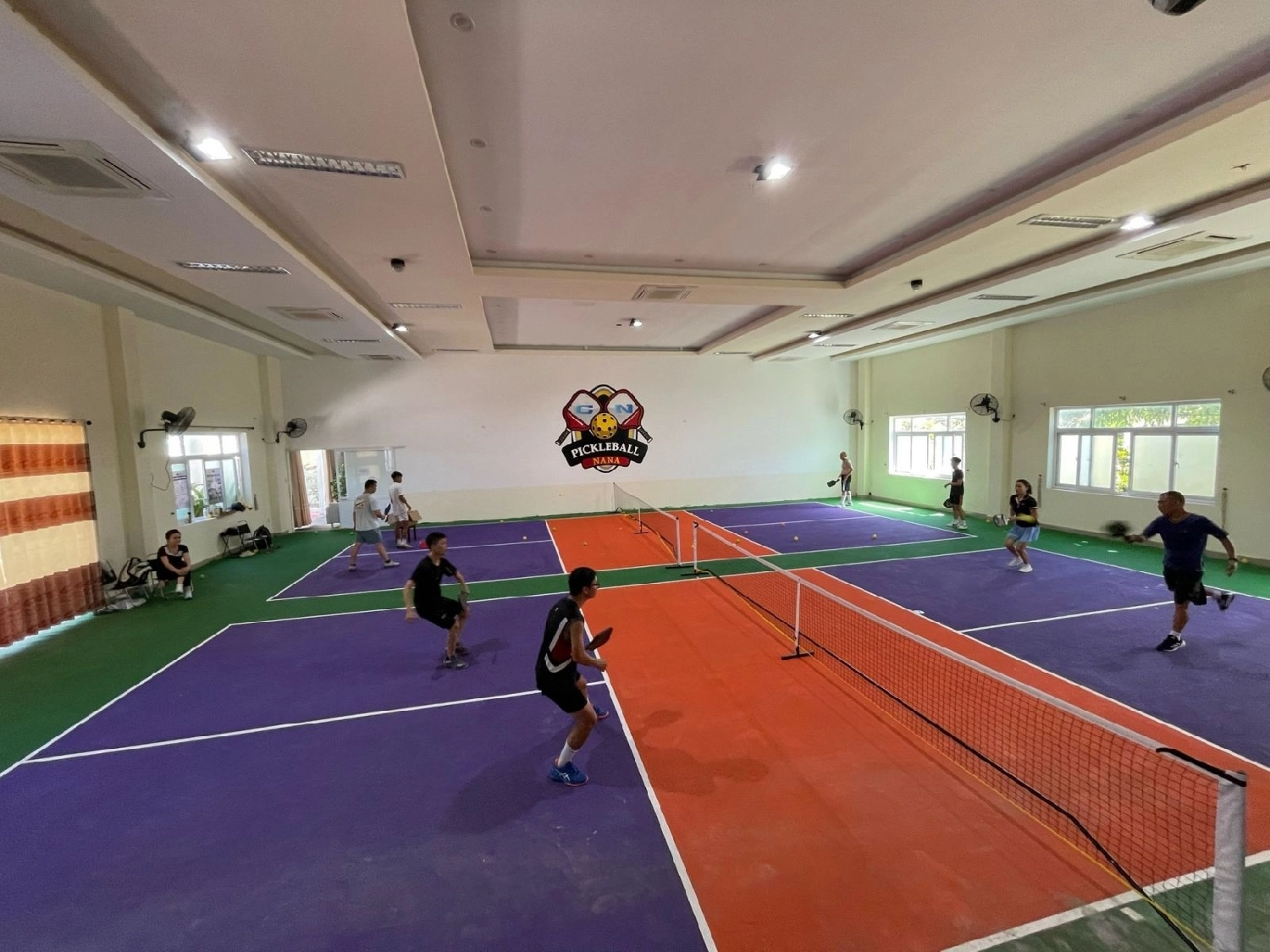 Các dịch vụ tiện ích của sân Pickleball Nam Đồng