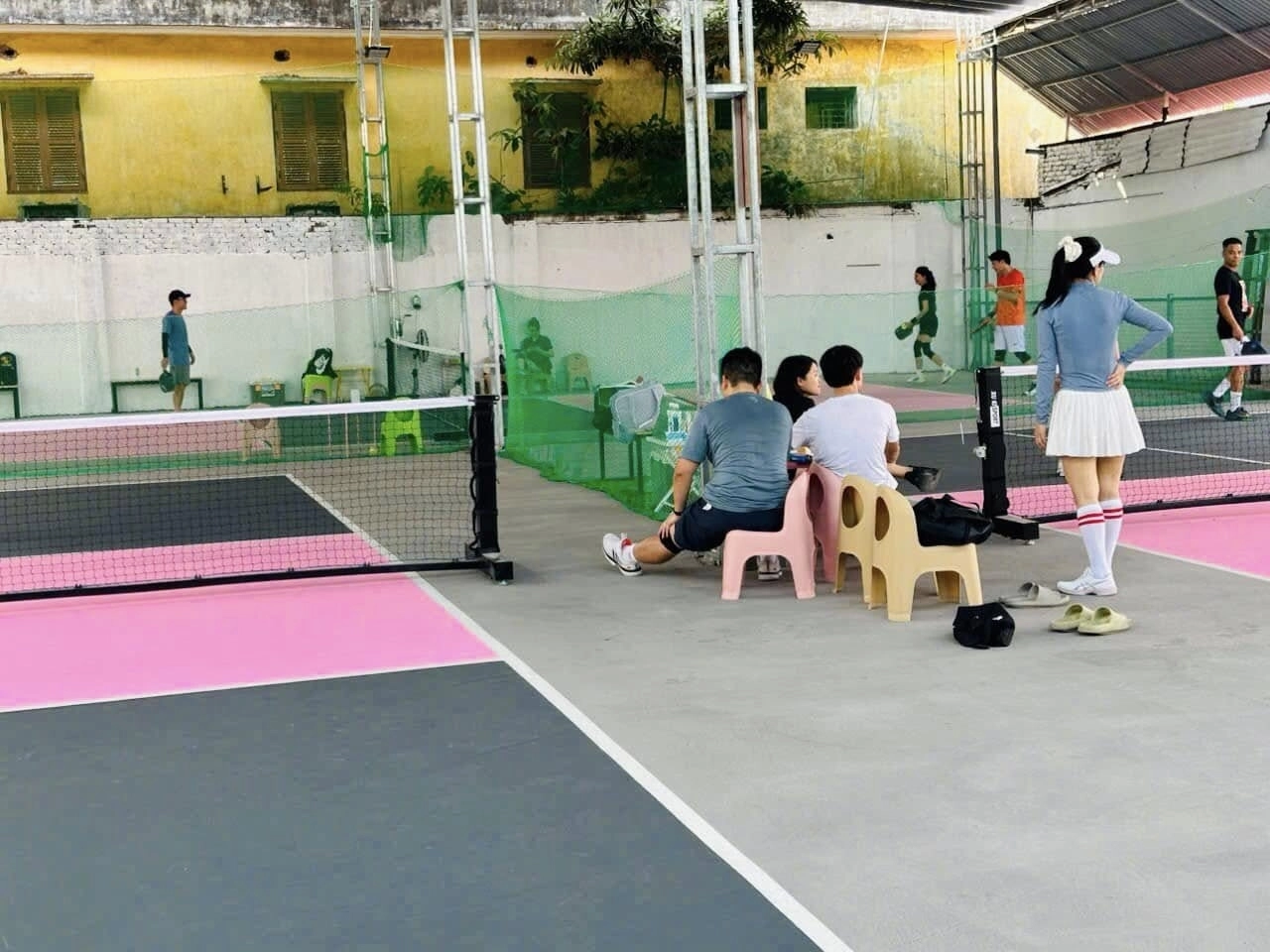 Các dịch vụ tiện ích của sân Pickleball Ô Cách