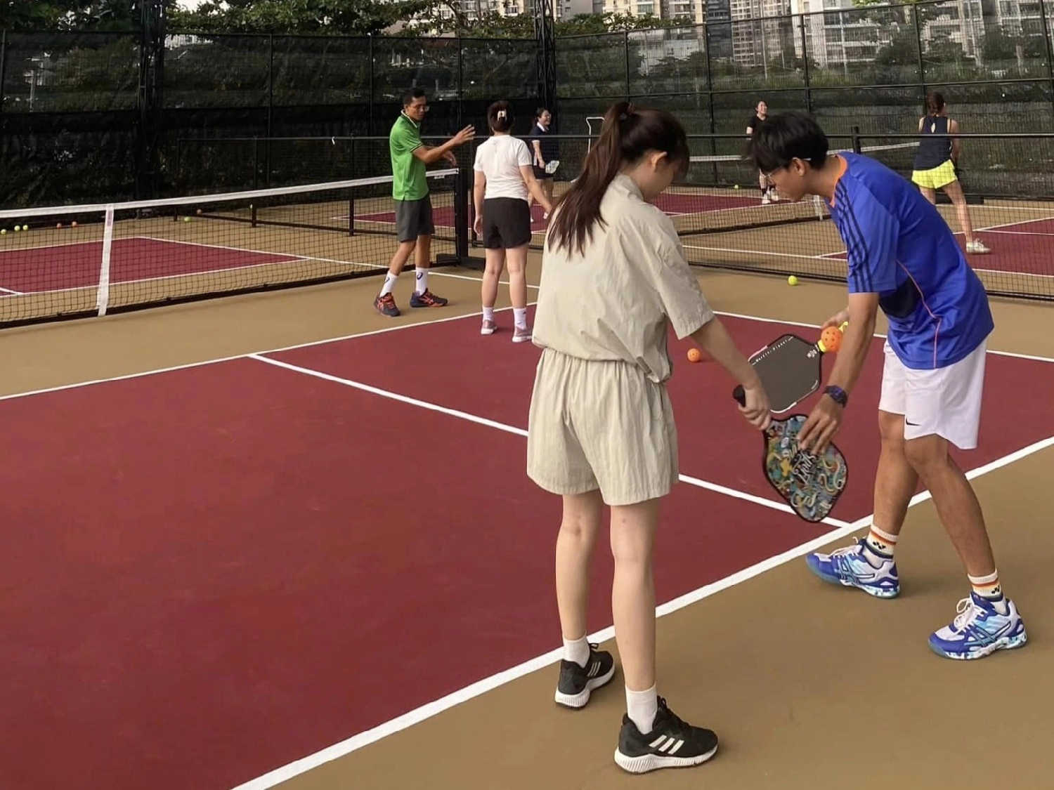 Các dịch vụ tiện ích của sân Pickleball Oasis